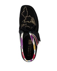 schwarze bedruckte Chukka-Stiefel aus Wildleder von Clarks Originals