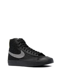 schwarze bedruckte hohe Sneakers von Nike