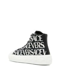 schwarze bedruckte hohe Sneakers von Versace