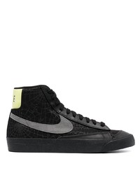 schwarze bedruckte hohe Sneakers von Nike