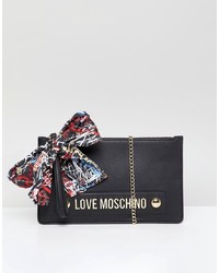 schwarze bedruckte Leder Clutch von Love Moschino