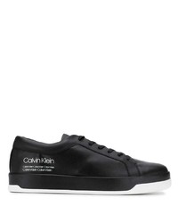 schwarze bedruckte Leder niedrige Sneakers von Calvin Klein