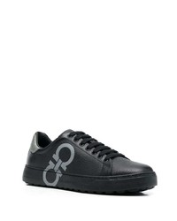 schwarze bedruckte Leder niedrige Sneakers von Salvatore Ferragamo