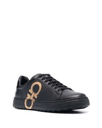 schwarze bedruckte Leder niedrige Sneakers von Salvatore Ferragamo