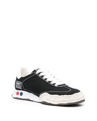 schwarze bedruckte Leder niedrige Sneakers von Maison Mihara Yasuhiro