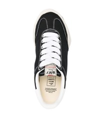 schwarze bedruckte Leder niedrige Sneakers von Maison Mihara Yasuhiro