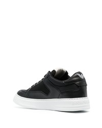 schwarze bedruckte Leder niedrige Sneakers von Emporio Armani