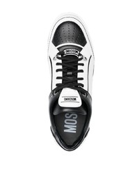 schwarze bedruckte Leder niedrige Sneakers von Moschino