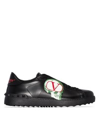 schwarze bedruckte Leder niedrige Sneakers von Valentino Garavani