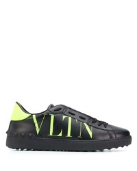 schwarze bedruckte Leder niedrige Sneakers von Valentino Garavani