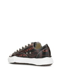 schwarze bedruckte Leder niedrige Sneakers von Maison Mihara Yasuhiro