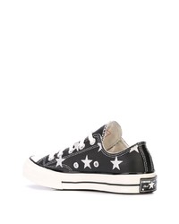 schwarze bedruckte niedrige Sneakers von Converse