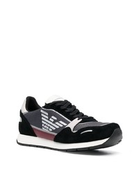 schwarze bedruckte niedrige Sneakers von Emporio Armani