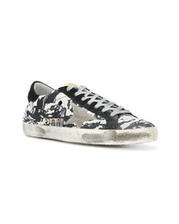 schwarze bedruckte niedrige Sneakers von Golden Goose Deluxe Brand