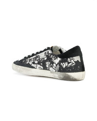 schwarze bedruckte niedrige Sneakers von Golden Goose Deluxe Brand