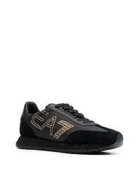 schwarze bedruckte niedrige Sneakers von Ea7 Emporio Armani