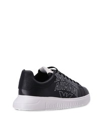 schwarze bedruckte niedrige Sneakers von Emporio Armani