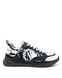 schwarze bedruckte niedrige Sneakers von VERSACE JEANS COUTURE