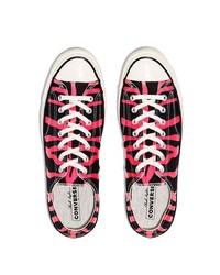 schwarze bedruckte Segeltuch niedrige Sneakers von Converse