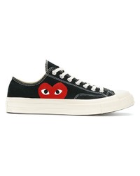 schwarze bedruckte Segeltuch niedrige Sneakers von COMME DES GARÇONS PLAY X CONVERSE