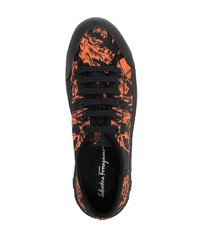 schwarze bedruckte Segeltuch niedrige Sneakers von Salvatore Ferragamo