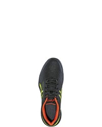 schwarze bedruckte Sportschuhe von Asics