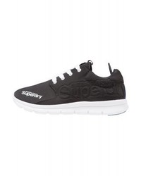 schwarze bedruckte Sportschuhe von Superdry