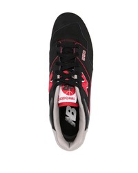 schwarze bedruckte Wildleder niedrige Sneakers von New Balance