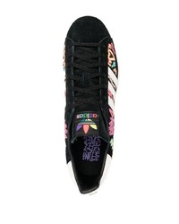 schwarze bedruckte Wildleder niedrige Sneakers von adidas
