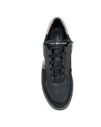 schwarze bedruckte Wildleder niedrige Sneakers von Tommy Hilfiger