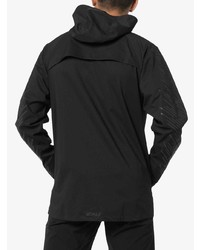 schwarze bedruckte Windjacke von 2XU