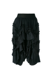 schwarze Bermuda-Shorts mit Rüschen