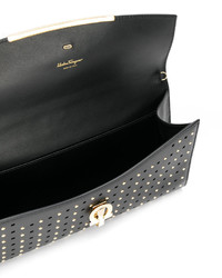 schwarze beschlagene Clutch von Salvatore Ferragamo