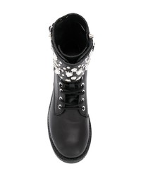 schwarze beschlagene flache Stiefel mit einer Schnürung aus Leder von Karl Lagerfeld