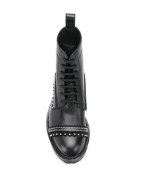 schwarze beschlagene flache Stiefel mit einer Schnürung aus Leder von Dsquared2