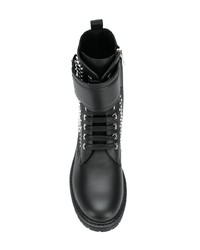 schwarze beschlagene flache Stiefel mit einer Schnürung aus Leder von Salvatore Ferragamo