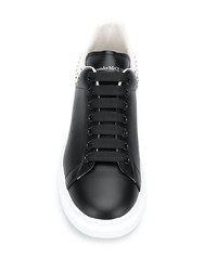 schwarze beschlagene Leder niedrige Sneakers von Alexander McQueen