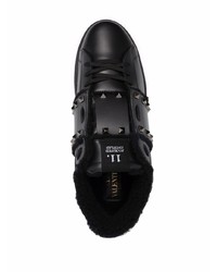 schwarze beschlagene Leder niedrige Sneakers von Valentino Garavani