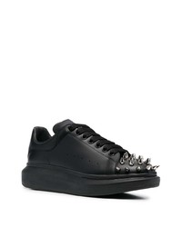 schwarze beschlagene Leder niedrige Sneakers von Alexander McQueen