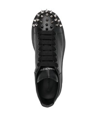 schwarze beschlagene Leder niedrige Sneakers von Alexander McQueen