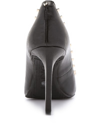 schwarze beschlagene Leder Pumps von DKNY