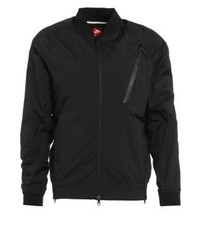 schwarze Bomberjacke aus Netzstoff von Nike