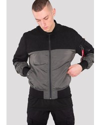 schwarze Bomberjacke von Alpha Industries