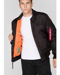 schwarze Bomberjacke von Alpha Industries