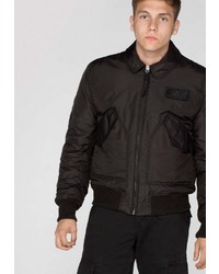 schwarze Bomberjacke von Alpha Industries