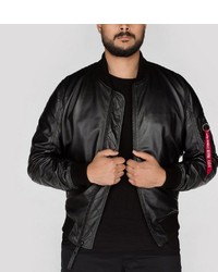 schwarze Bomberjacke von Alpha Industries