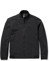 schwarze Bomberjacke von Arc'teryx