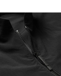 schwarze Bomberjacke von Arcteryx Veilance