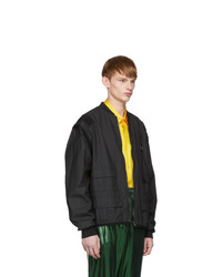 schwarze Bomberjacke von Gucci