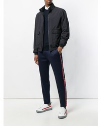 schwarze Bomberjacke von Moncler